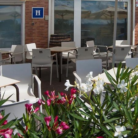 Iraipe Izaga Hostal Noáin Buitenkant foto