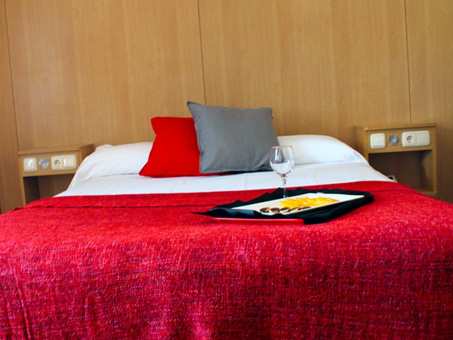 Iraipe Izaga Hostal Noáin Buitenkant foto