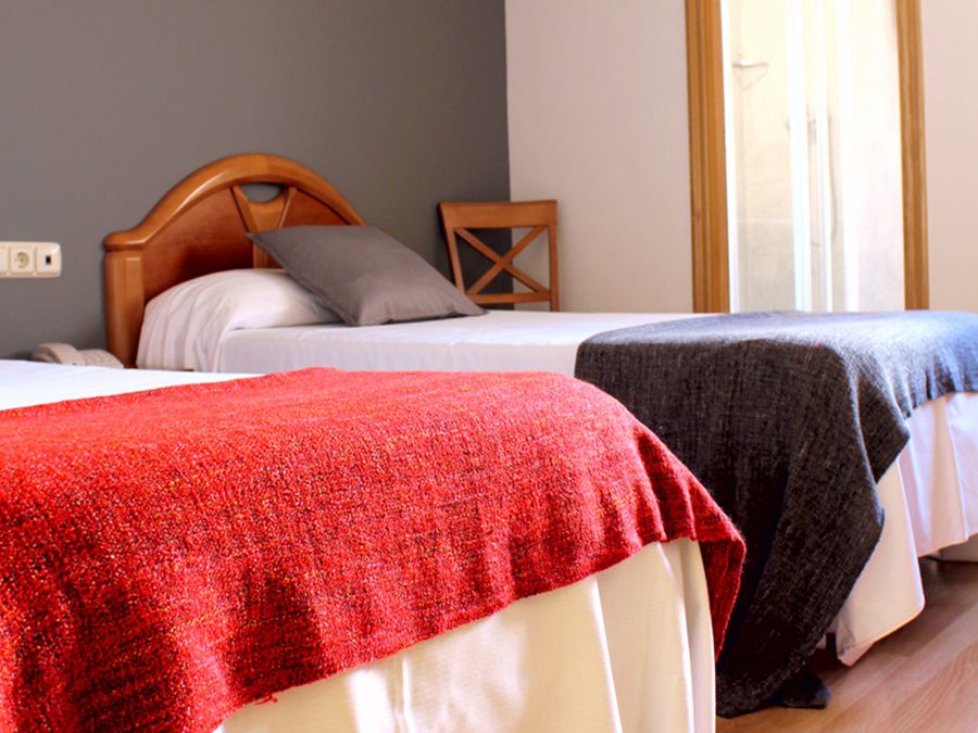 Iraipe Izaga Hostal Noáin Buitenkant foto
