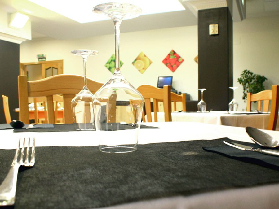 Iraipe Izaga Hostal Noáin Buitenkant foto