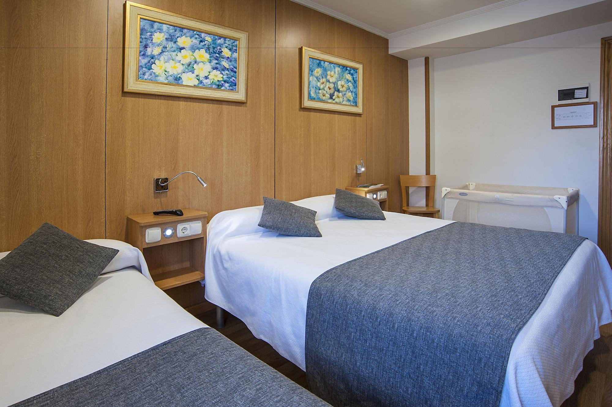 Iraipe Izaga Hostal Noáin Buitenkant foto