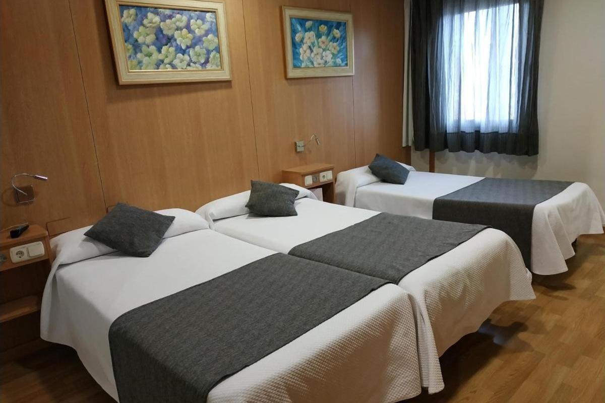 Iraipe Izaga Hostal Noáin Buitenkant foto
