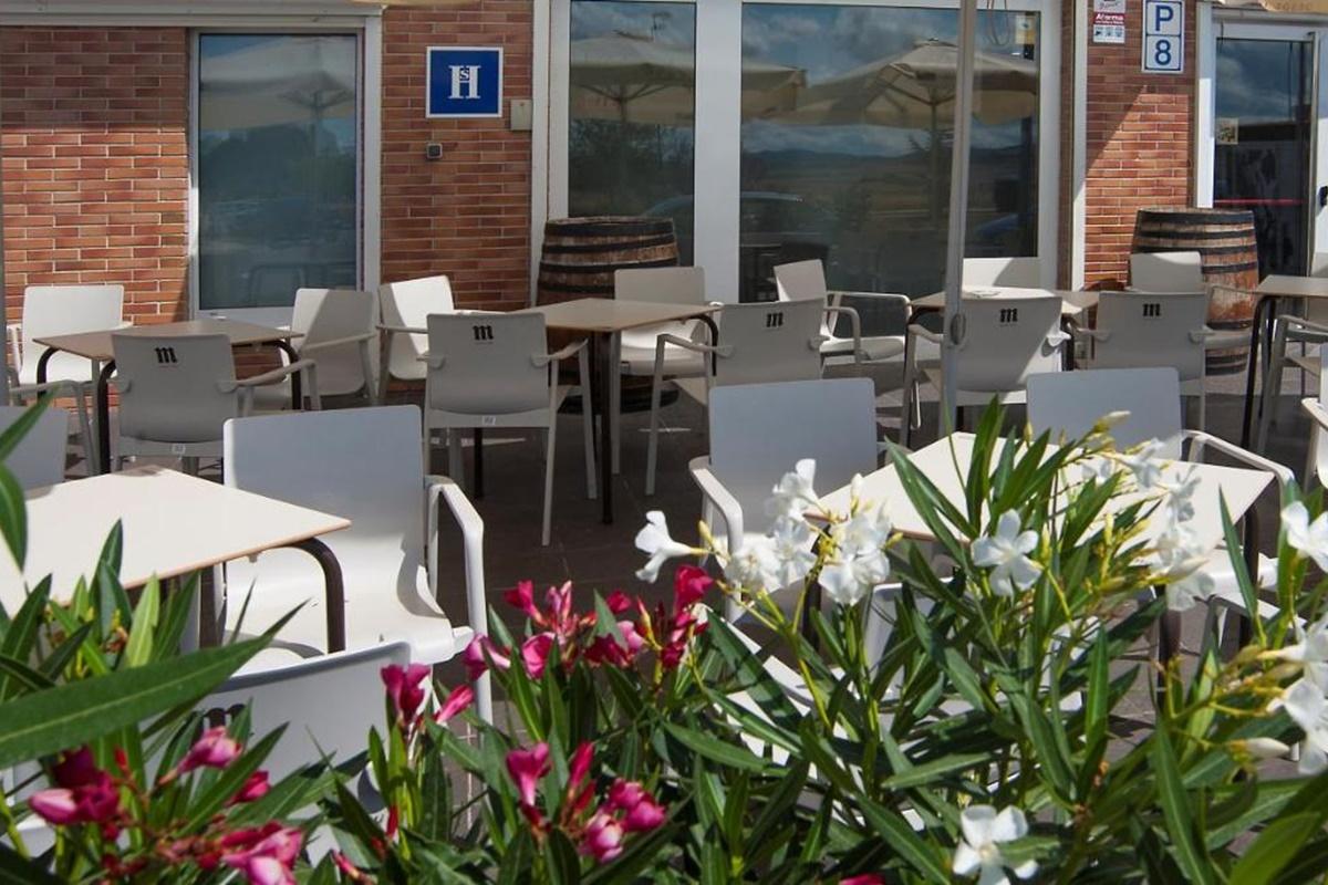 Iraipe Izaga Hostal Noáin Buitenkant foto