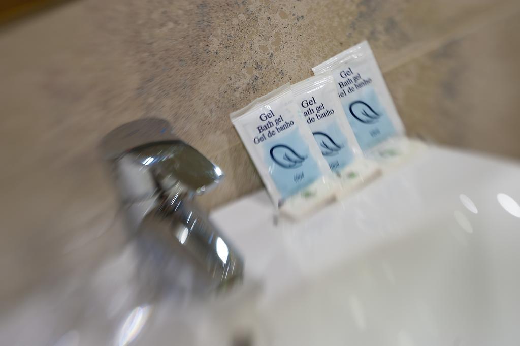 Iraipe Izaga Hostal Noáin Buitenkant foto