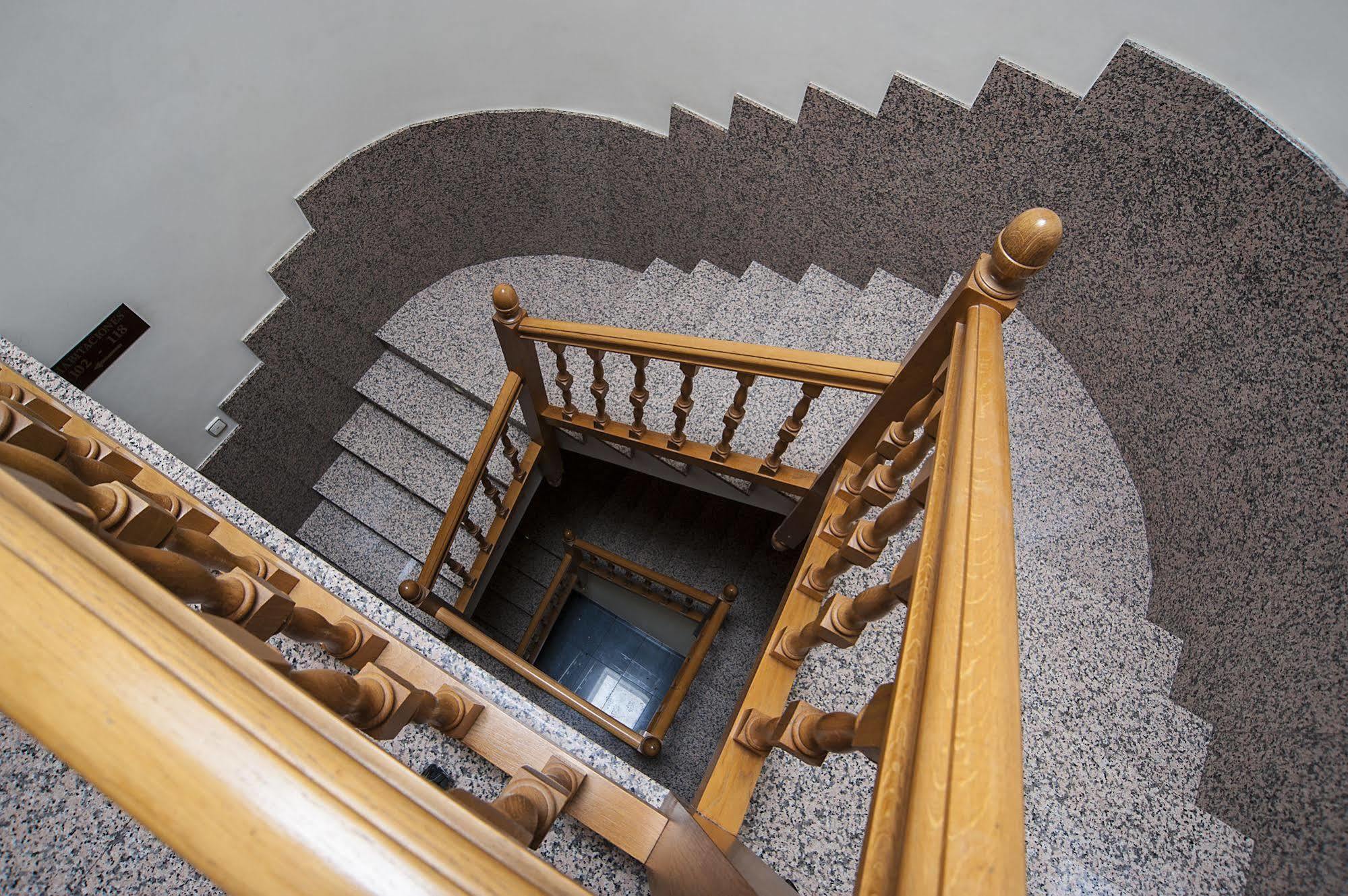 Iraipe Izaga Hostal Noáin Buitenkant foto
